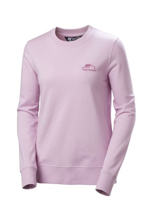 Sudadera de color rosa claro, de material de forro polar, con cuello redondo, mangas largas, puños y dobladillo acanalados, presenta un pequeño logo de Helly Hansen en un rosa contrastante.