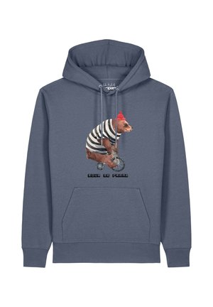 Blauer Hoodie mit einem Bären, der einen roten Hut und ein gestreiftes Hemd trägt und ein kleines Fahrrad fährt, Text "Tour de Franz" unter dem Bären.