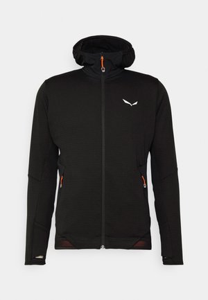 Zwarte zip-up jas van gestructureerde stof, met een hoge kraag, oranje accenten en twee zijzakken. Inclusief een logo op de borst.