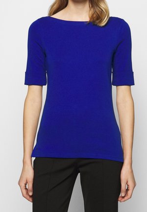 Blauw topje met korte mouwen, een boothals en opgerolde manchetten. Gemaakt van een glad, rekbaar stof, met een rechte zoom en een subtiel logodetail.