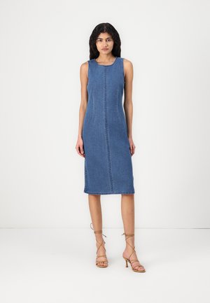 Denim-midi mekko, hihaton ja pyöreällä pääntiellä. Keskisauma ja suora leikkaus, keskisininen pesu. Ilman kuvioita tai koristeita.