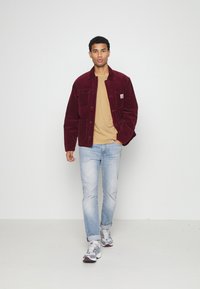 Levi's® VINTAGE - T-shirt básica - petrified oak
