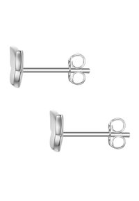 Sidabro drugelio formos auskarai su lygiu paviršiumi ir blizgiu apdaila, turintys kaištį ir drugelio užsegimą, užtikrinantį saugų dėvėjimą.