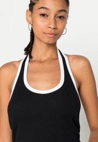 Even&Odd Top - black