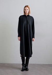 Theory MAXI - Srajčna obleka - charcoal melange