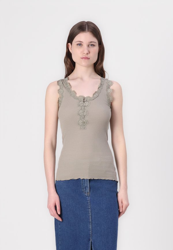 BEATHA U NECK BUTTON - Top - laurel oak