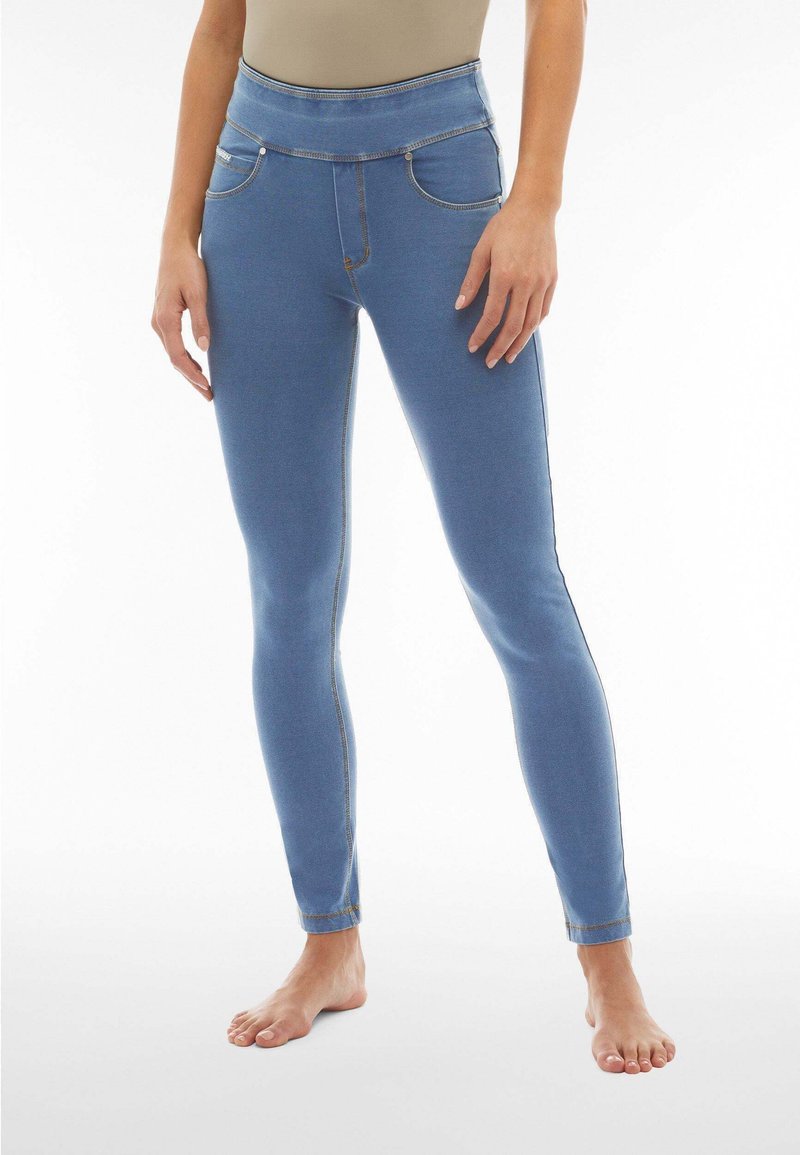 Freddy N.O.W.® COMFORT SHAPING SILHOUETTE - Jegging - light blue jeans light blue seams