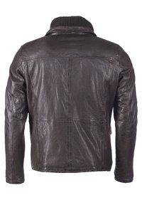 Ciemnobrązowa skórzana kurtka z przeszywanym wzorem i prążkowanym czarnym kołnierzem, pokazana z tyłu.