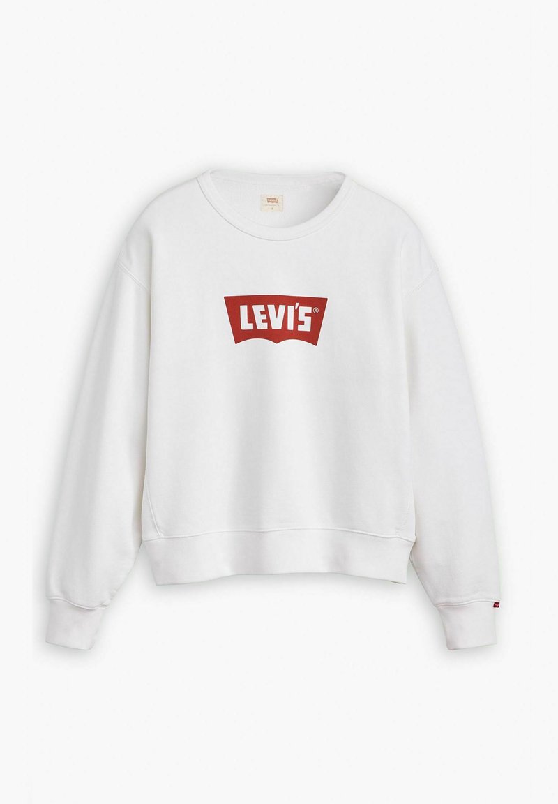 Vit crewneck sweatshirt med långa ärmar och röd Levi’s-logotyp centrerad på bröstet.