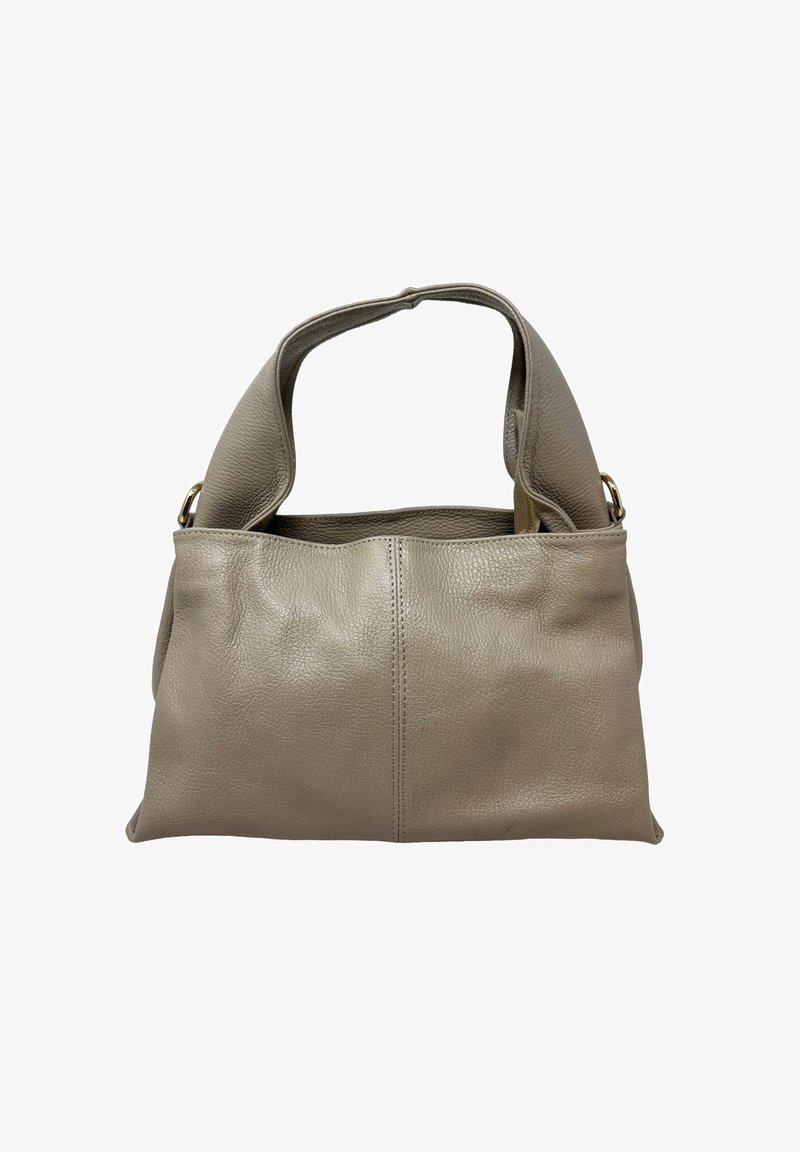 Borsa a mano in pelle taupe dalla texture morbida, con manici corti e spessi e cuciture centrali a vista, mostrata su sfondo bianco.