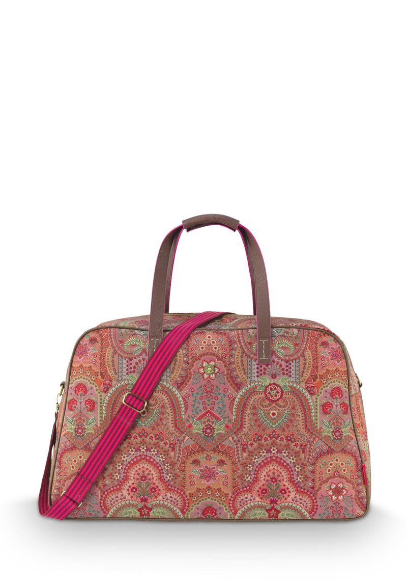 Sporttasche mit einem bunten Blumen- und Paisleymuster, aus Stoff gefertigt. Verfügt über einen pink gestreiften Schulterriemen und braune Griffe. Mit Reißverschluss.