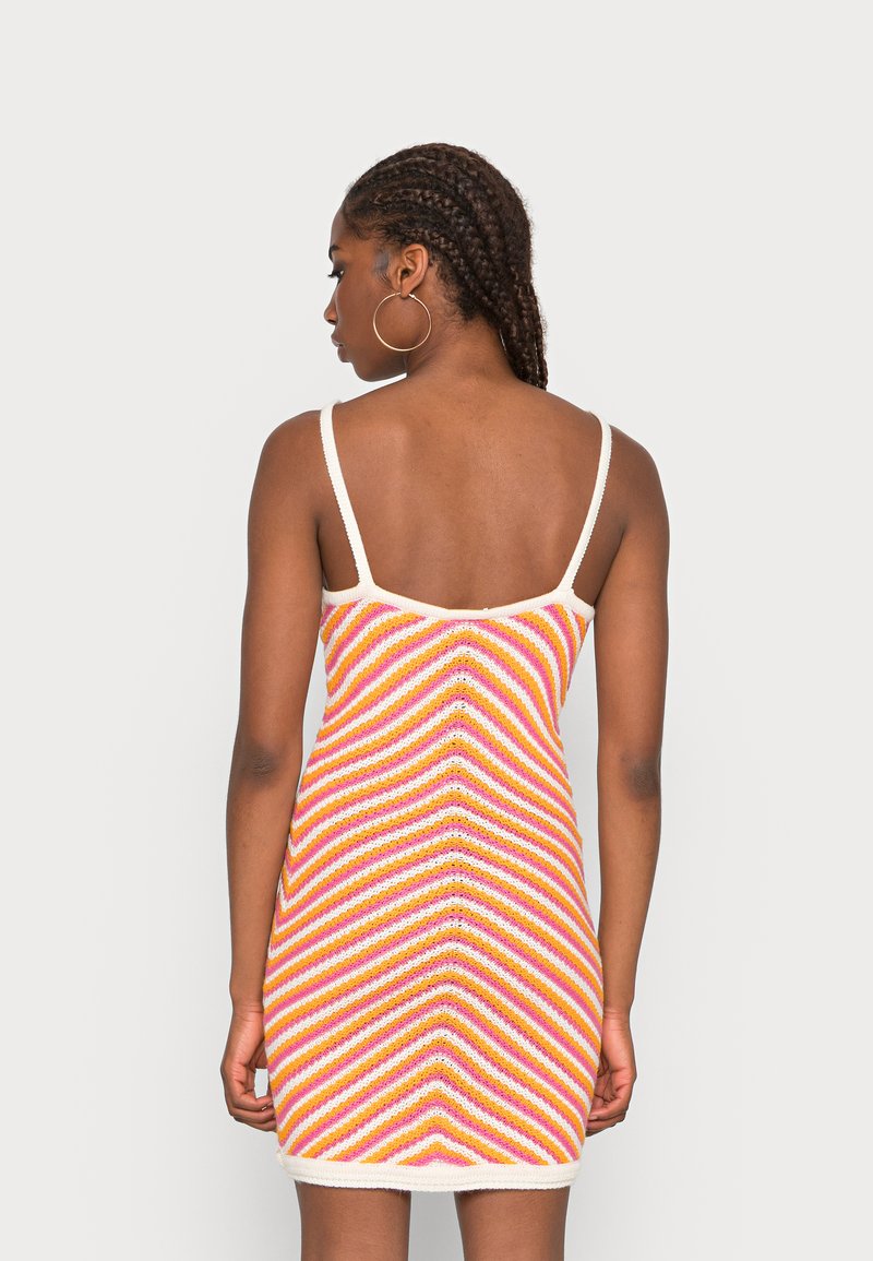 Damen Freizeitkleider | Noisy May NMDEE CROCKET MINI DRESS Strickkleid eggnog/ibis rose/radiant yellow/offwhite - FD35021 Damen Freizeitkleider | Noisy May NMDEE CROCKET MINI DRESS Strickkleid eggnog/ibis rose/radiant yellow/offwhite - FD35021