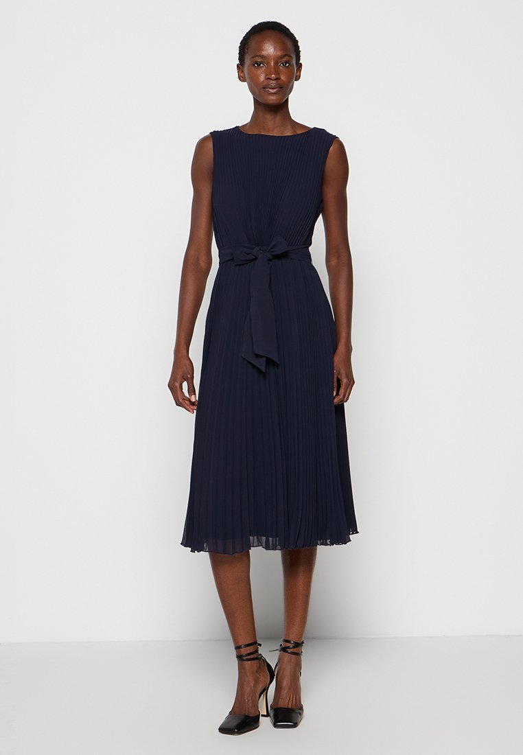 Apart Glamour Cocktailjurk donkerblauw Apart Glamour Cocktailjurk donkerblauw