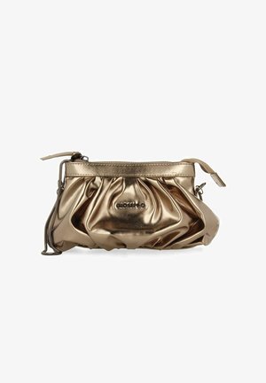 Pochette en métal doré avec texture plissée, fermeture zippée et logo embossé à l'avant. Comprend une bandoulière amovible.