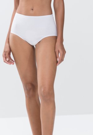 Witte hooggewaisted katoenen slips met een gladde textuur. Eenvoudig design, zonder patronen, met een elastische tailleband voor een veilige pasvorm.
