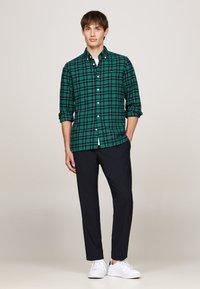Tommy Hilfiger BRUSHED EASY CHECK SHIRT - Camicia - nouveau green multi check