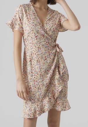 Vero Moda Vestido informal - yellow