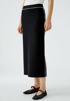 Pencil skirt - black