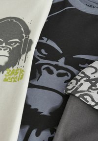 Next GRAPHIC 3 PACK REGULAR FIT - T-shirt à manches longues - blue grey cream gorilla