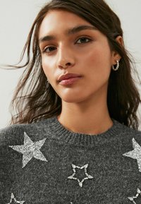 Next STAR EMBELLISHED CREW NECK - Strickpullover - charcoal grey