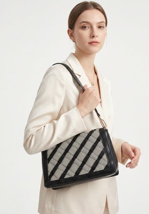 Kassandra, KASSANDRA SHOULDER BAG - Sac à main - nero