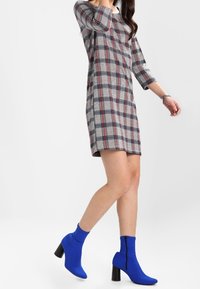 VILA Robe pull - grey