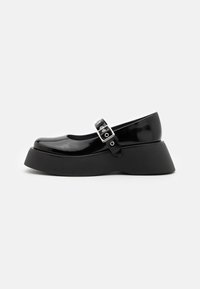 Platform heels - black