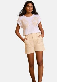 Valimata, ivory floral embroidery