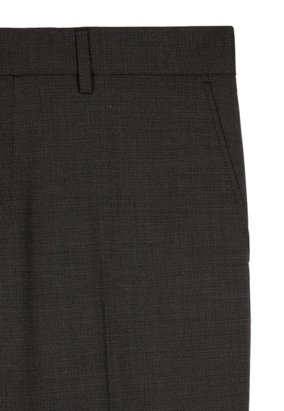 Dunkelgraue Hose aus strukturiertem Stoff mit einem dezenten Muster, flacher Vorderseite, seitlichen Taschen und einem schlichten Bund.