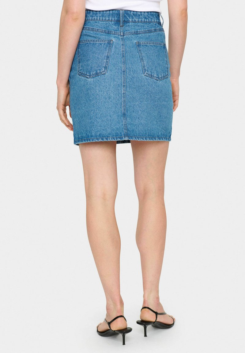 Bershka - Mini-jupe Cargo En Jean Effiloché - Bleu