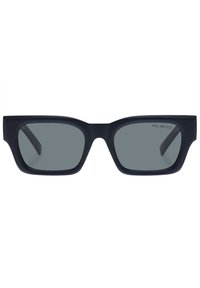 Mustat polarized aurinkolasit suorakulmaframilla, tasaisella ylhäällä ja hieman pyöristetyillä reunoilla. Varustettu harmailla linsseillä ja tukevilla sangoilla.