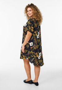 Zizzi Dnevna obleka - black flower