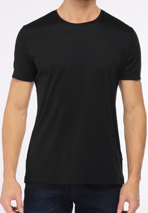 T-shirt noir à manches courtes au design ajusté avec un encolure ronde, fabriqué en tissu lisse, présentant des coutures minimales et sans logos visibles.