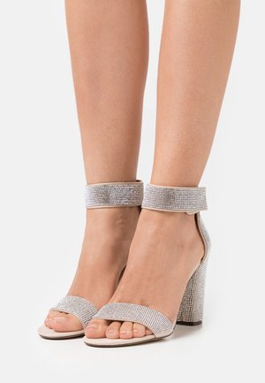 Call it Spring Sandalias de tacón - off-white