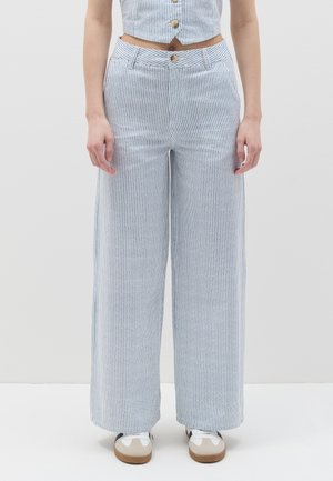 WIDE-LEG WITH STRIPED PATTERN - Pantalones - white blue