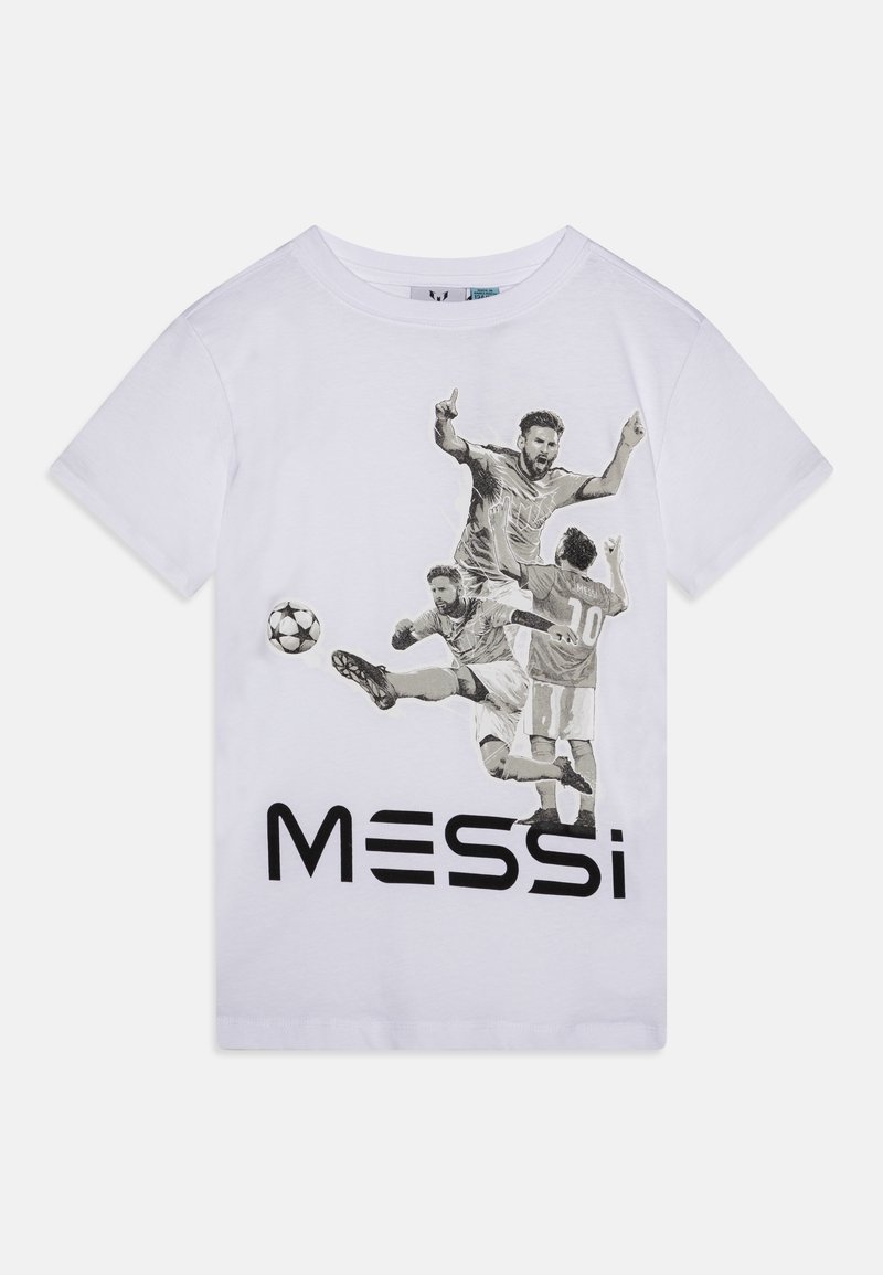 Weißes Baumwoll-T-Shirt mit einem grafischen Druck eines Sportlers in Bewegung und dem Namen "MESSi" in fetten schwarzen Buchstaben am unteren Rand.