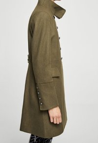 Mango Abrigo clásico - khaki