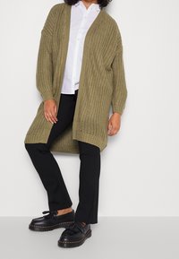 Noisy May Curve Strickjacke - khaki