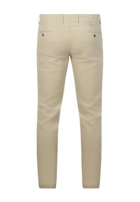 Beige slim-fit broek met twee achterzakken beveiligd door bruine knopen en riemlussen langs de tailleband.