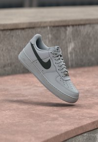 Nem kiválasztott, wolf grey/dark smoke grey