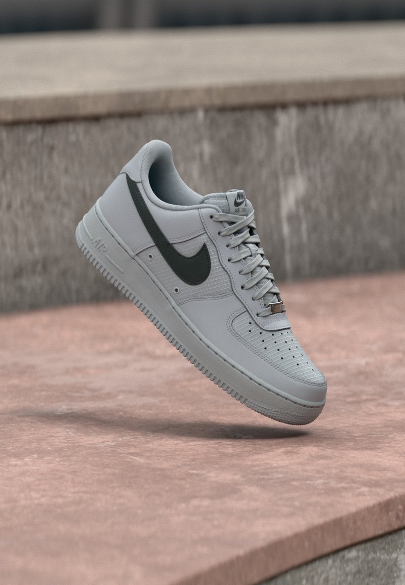 AIR FORCE 1 07 LV8 TECH wolf grey/dark smoke grey/light grey