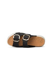 Zwarte slidesandalen met twee brede banden en vierkante gouden gesp, kurken inlegzool en een witte rubberen buitenzool.