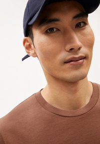 ARMEDANGELS JAAMES - Basic T-shirt - nutshell