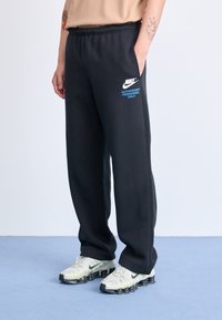 Nike Sportswear - PANT - Tracksuit bottoms - black Thumbnail Image 1
