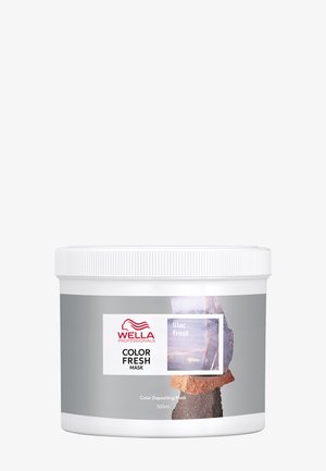 Masque Wella Color Fresh dans un contenant rond blanc, avec une étiquette lilas givrée sur fond gris. Capacité : 500 ml.