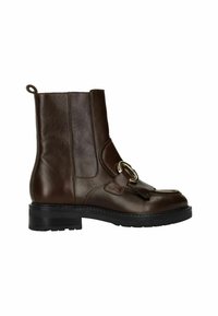 Bruine leren enkelboot met een ronde neus, decoratieve riem met gesp en een stevige zwarte zool. Heeft een treklus aan de achterkant.
