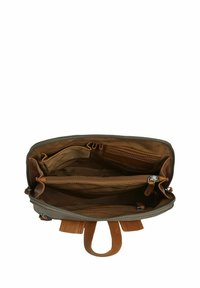 Bruine leren tas met een tan interieur, voorzien van meerdere compartimenten, een ritsluiting en korte handvatten om te dragen.