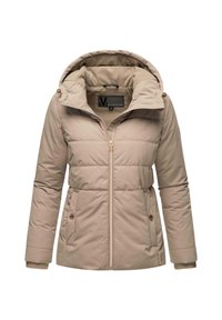 Beige gewatteerde jas met een capuchon, voorzien van een ritssluiting aan de voorkant, een zacht interieur en knoopaccenten op de zakken en mouwen. Textuurstof.