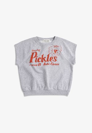 Sweat-shirt gris à manches courtes avec texte rouge « The dog Pickles since 09 Bobo Choses » et une illustration simple de visage de chien rouge.