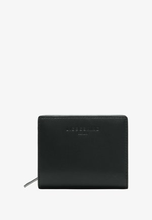 Czarny skórzany portfel o gładkiej fakturze z wytłoczonym logo marki na przodzie. Charakteryzuje się smukłym prostokątnym kształtem i minimalistycznym wzornictwem.